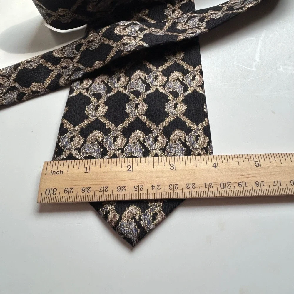 Claiborne silk necktie